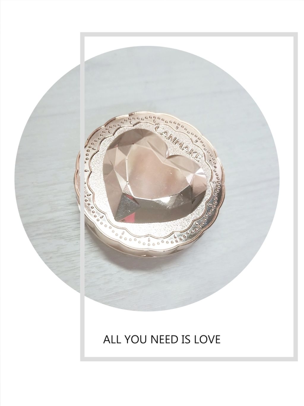 キャンメイク シークレットビューティーパウダー 01番です😊




この商品は、昼☀️にはNOファンデメイクとして使えて、
夜🌙には、ナイトパウダーとして使えます！
お泊まりの時にもオススメです！



そして、「ソフトフォーカス効果