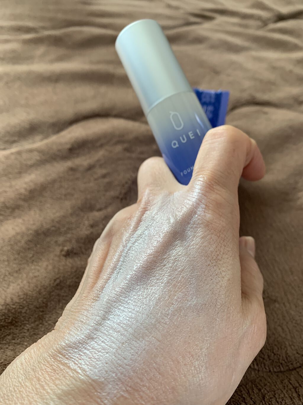 カラーチェンジファンデーション/QUEI/クリーム・エマルジョンファンデーションを使ったクチコミ（3枚目）