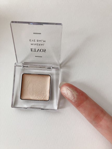 ミネラルアイバーム シャンパンアイボリー/エトヴォス/ジェル・クリームアイシャドウを使ったクチコミ(2枚目)