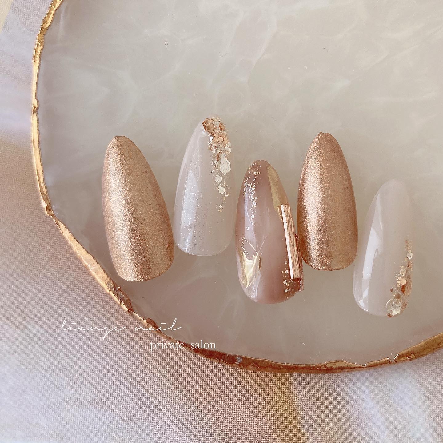 #リアンジェネイル,#柏ネイル,#ネイル,#ニュアンスネイル,#大人ニュアンスネイル,#秋ネイル,#冬ネイル,#ミラーネイル,#グリッターネイルのネイルデザイン