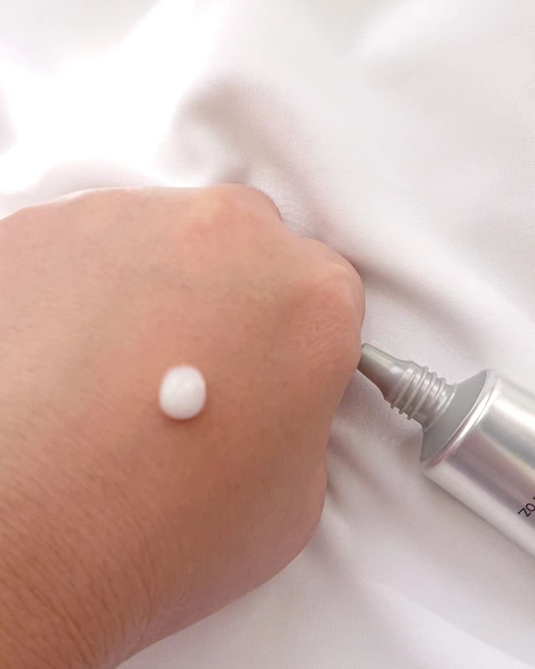 エッセンシャル リアル アイクリーム フォーフェイス/AHC/アイケア・アイクリームを使ったクチコミ（3枚目）