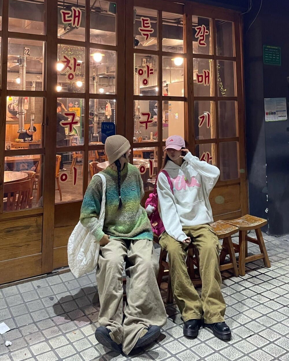 ひとみ on LIPS 「親しい友達に会いました#コーデ#ファッション#ヴィンテージ雑貨..」(2枚目)