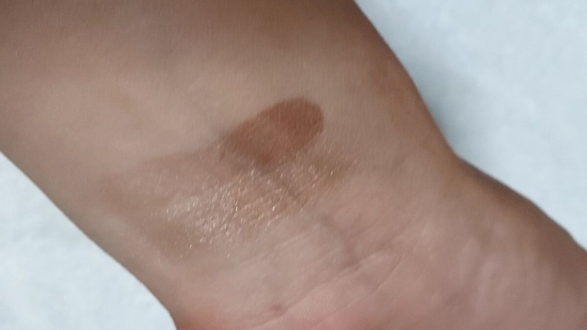 お餅 on LIPS 「エテュセアイエディション03これからの時期に使えると思って購入..」(3枚目)