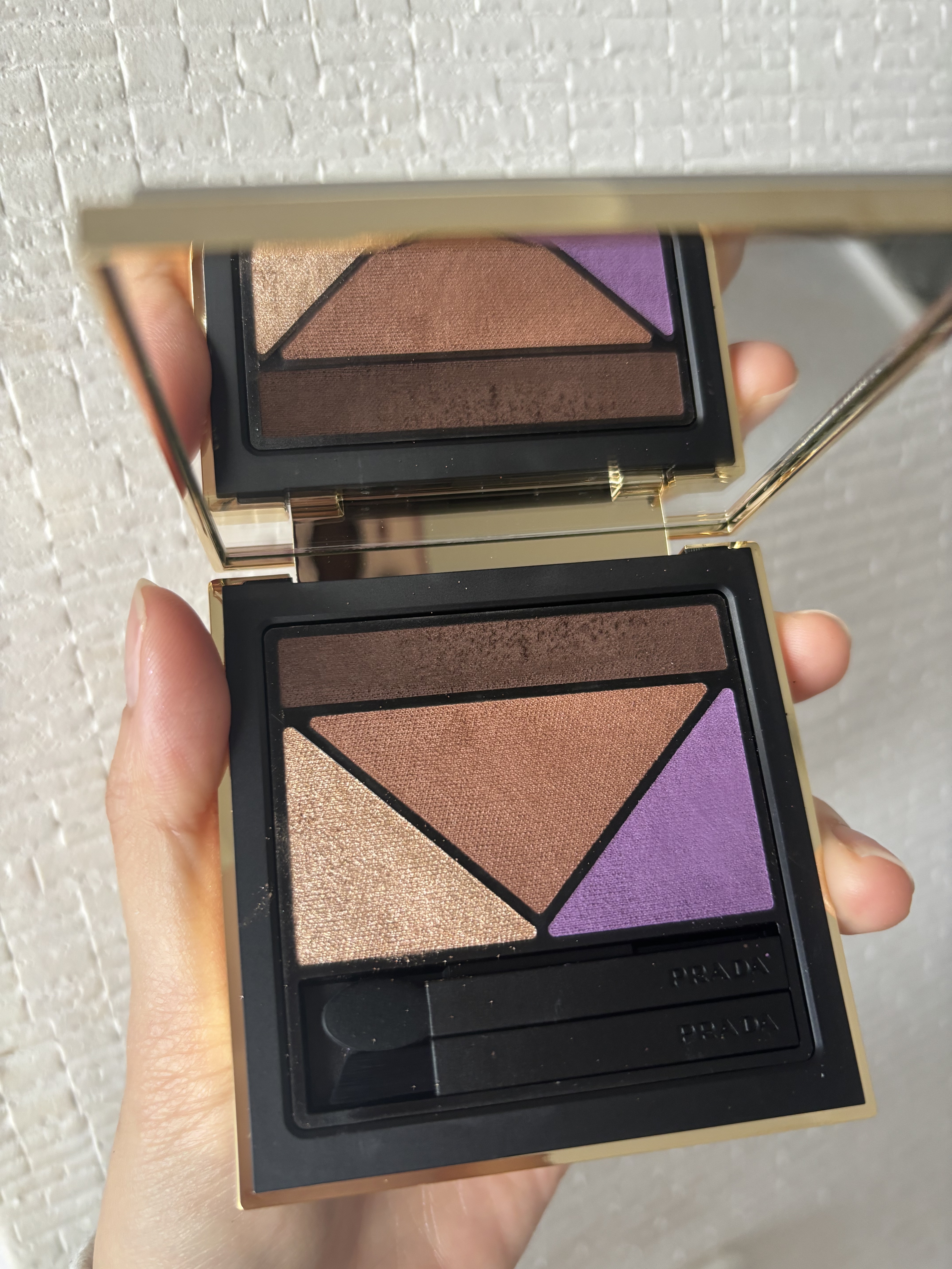 ダイメンションズ マルチエフェクト アイシャドウ 01 ポートレート/PRADA BEAUTY/アイシャドウパレットを使ったクチコミ（3枚目）