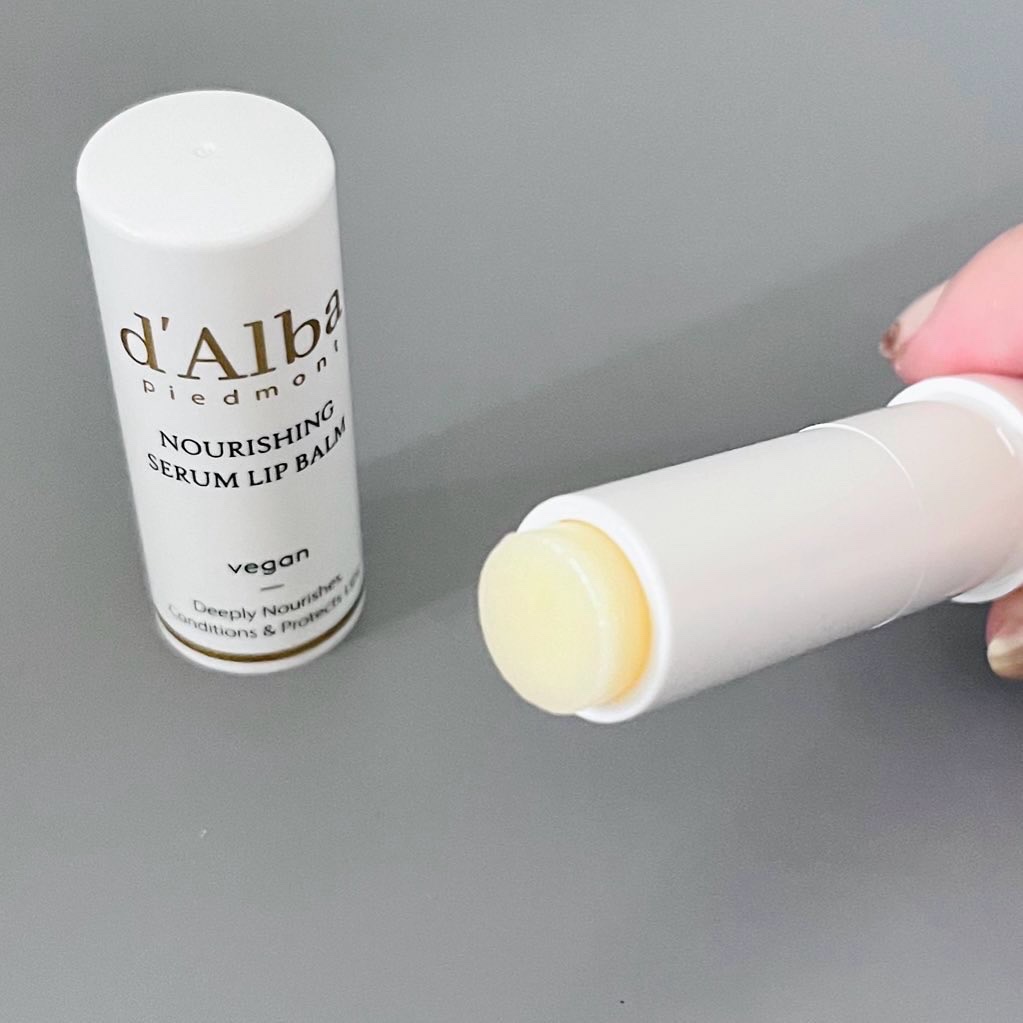 ホワイトトリュフナリシングセラムリップバーム/ダルバ/リップバームを使ったクチコミ（2枚目）