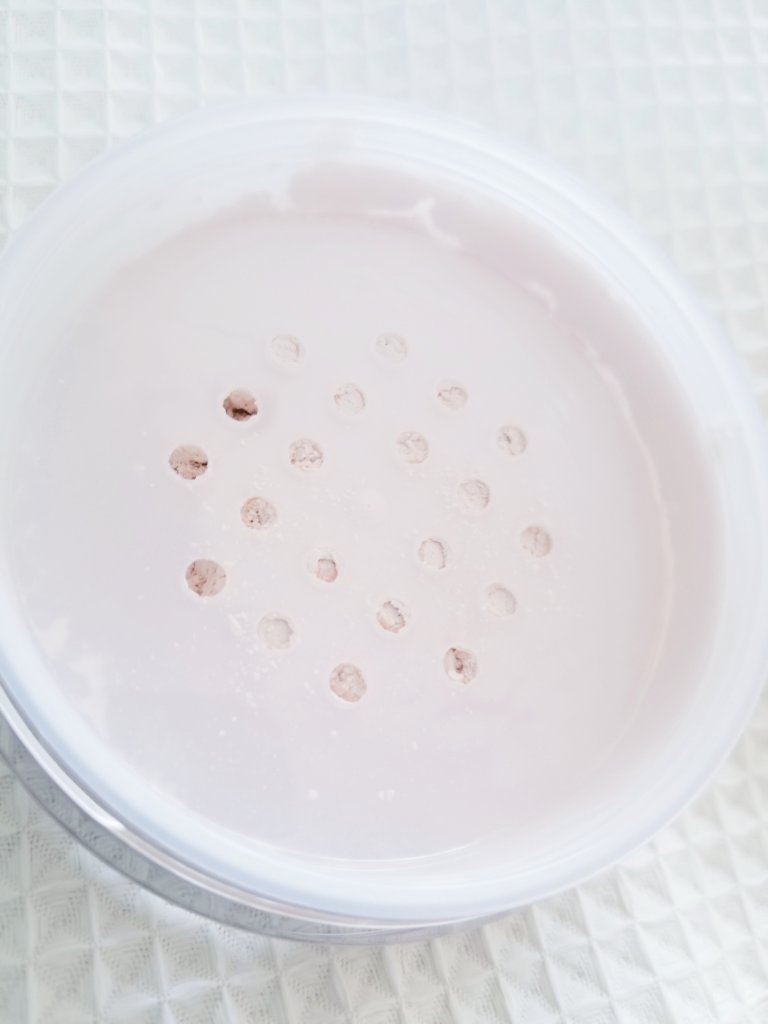 スージー エキスパート マイクロエアリーパウダーＦ/SUSIE N.Y./ルースパウダーを使ったクチコミ（3枚目）