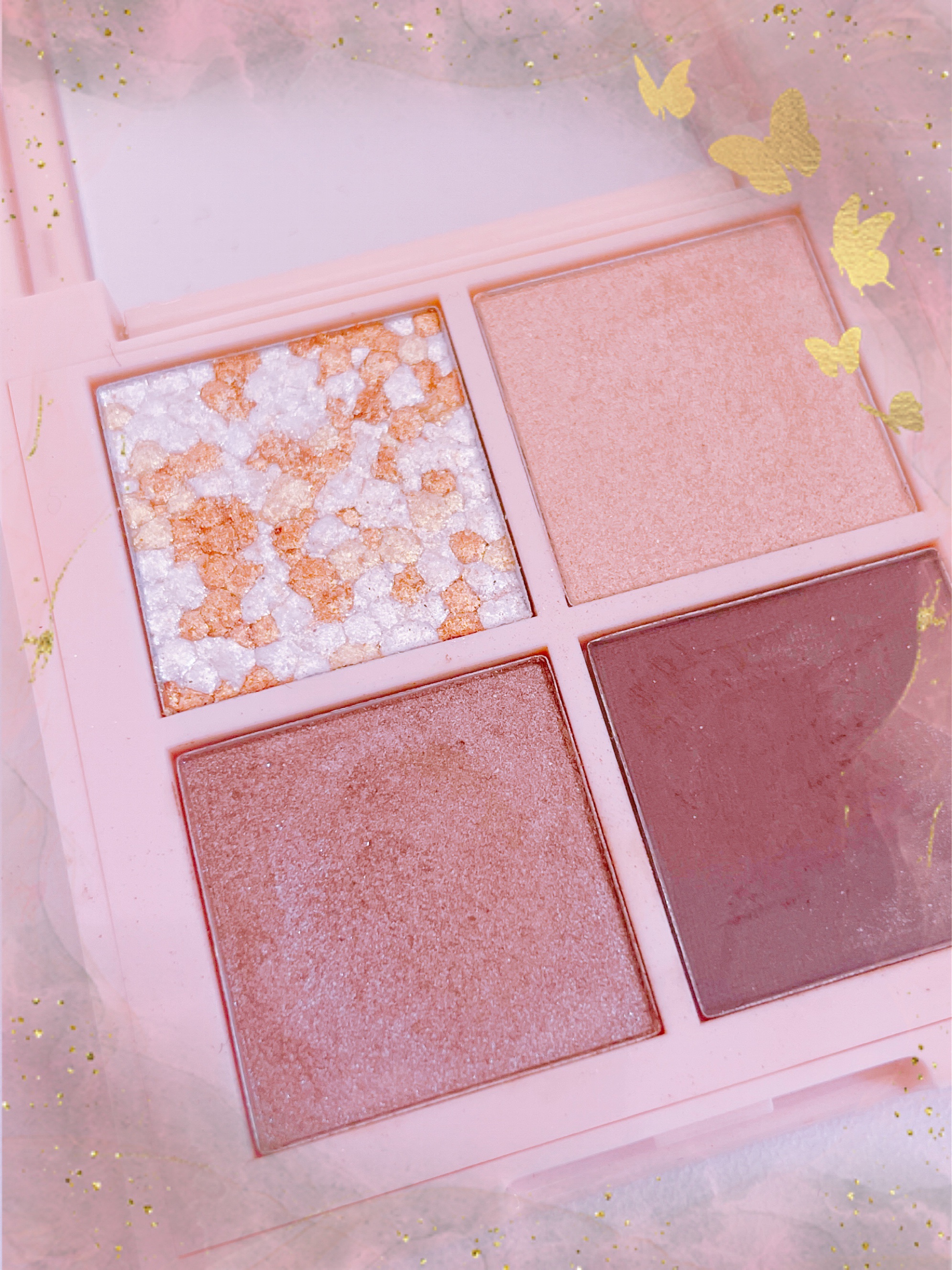 レブロン ダズル アイシャドウ クアッド/REVLON/アイシャドウパレットを使ったクチコミ（1枚目）