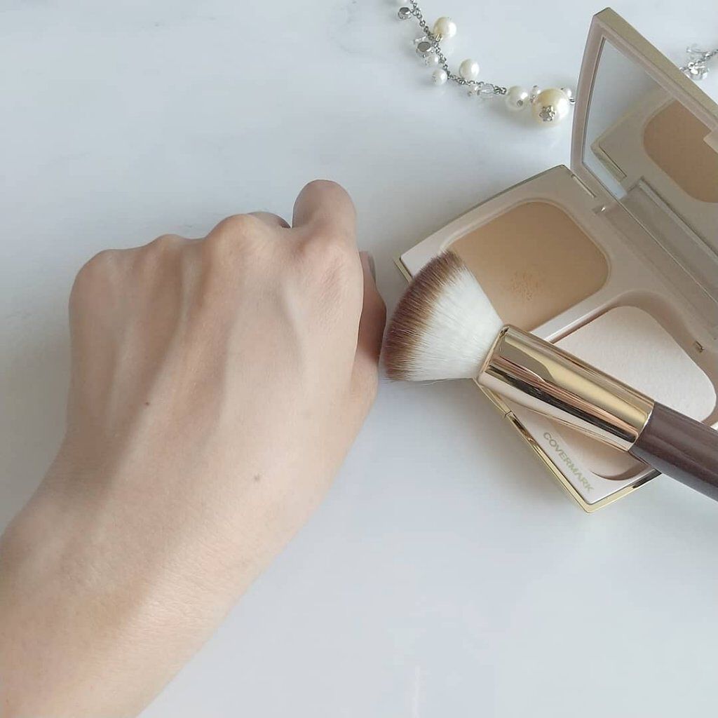 シルキー フィット/COVERMARK/パウダーファンデーションを使ったクチコミ（3枚目）