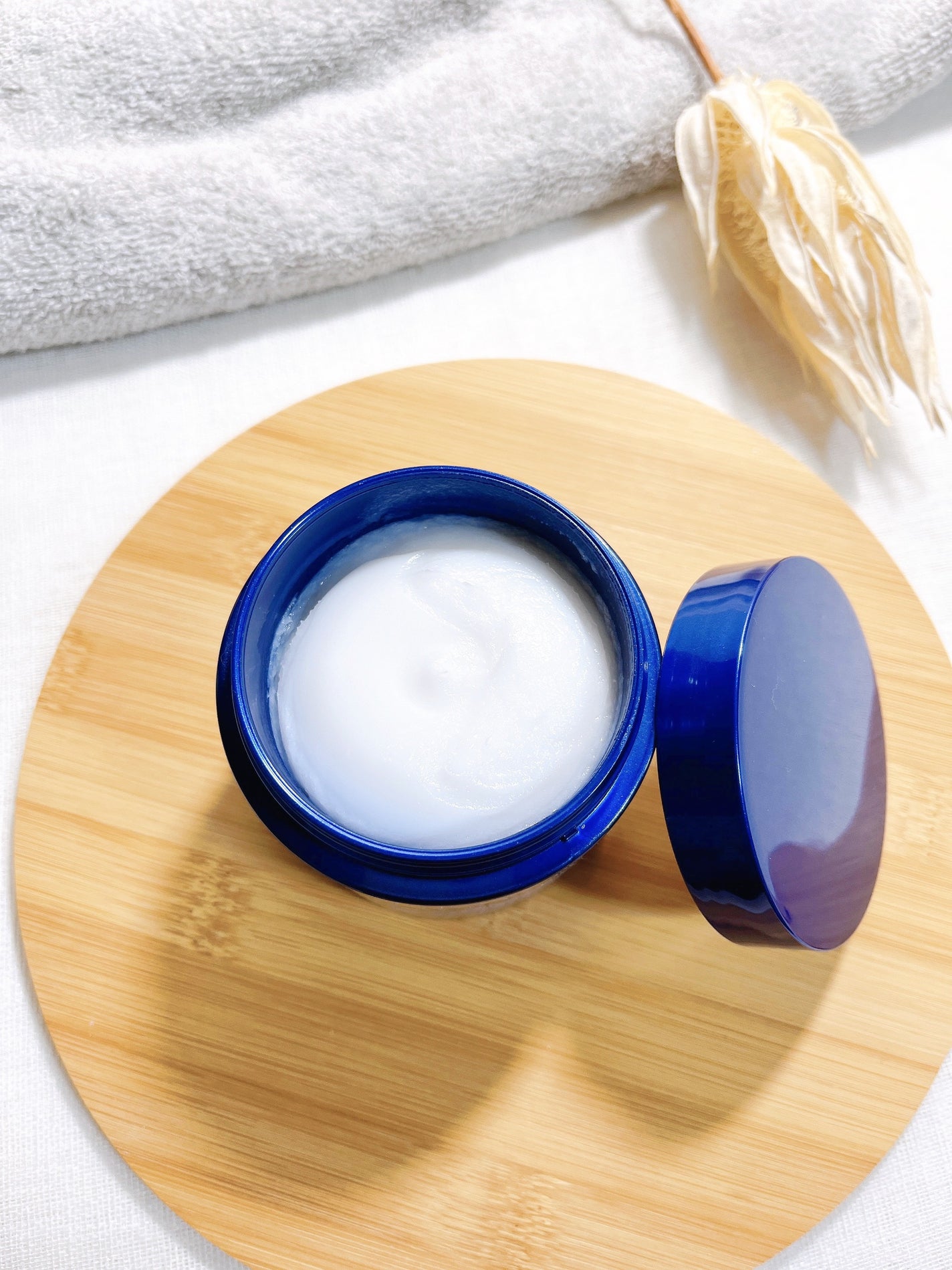 ニベア ロイヤルブルーボディクリーム うるおい密封ケア/ニベア/ボディクリームを使ったクチコミ(4枚目)