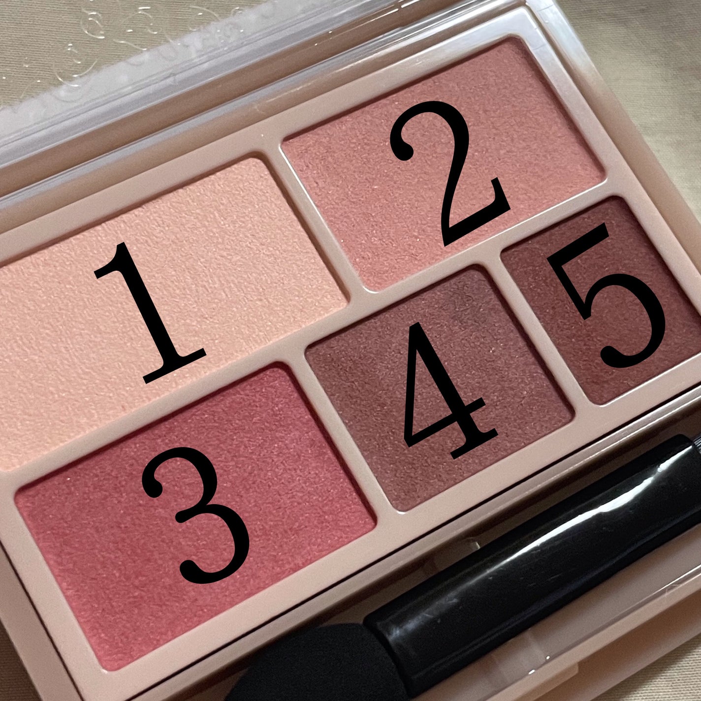 パーフェクトマルチアイズ/キャンメイク/アイシャドウパレットを使ったクチコミ(2枚目)