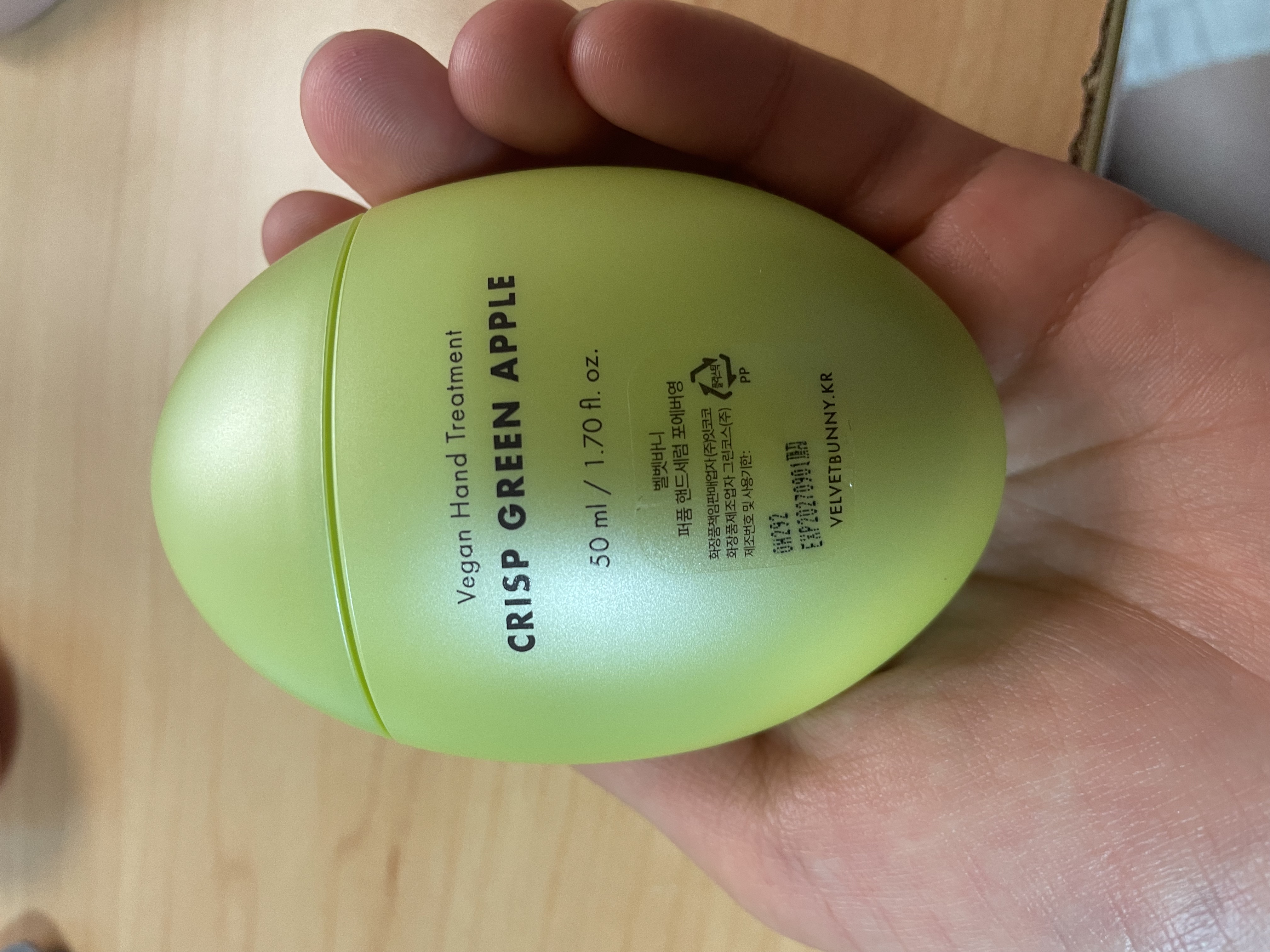 パフュームハンドセラム FOREVER YOUNG/Velvet Bunny/ハンドクリームを使ったクチコミ（3枚目）