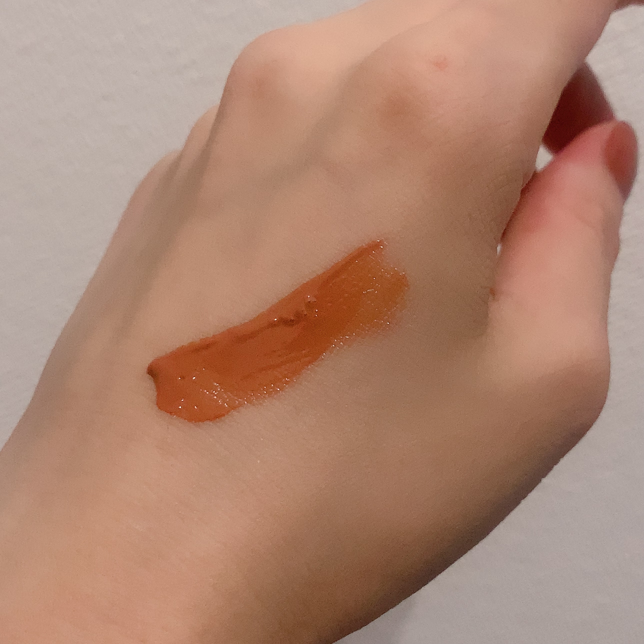 センシュアル フィッティング グロウ ティント/HERA/リップティントを使ったクチコミ（3枚目）