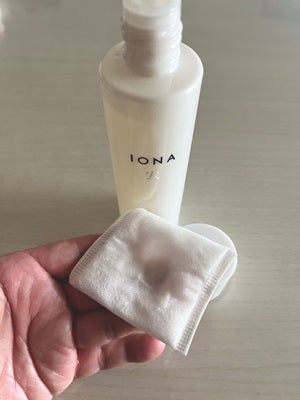 イオナR (イオナアール) ホワイトニング トナーのクチコミ「モニターさせていただきました

美白化粧水ですがローション使いではなくふき取るように使う化粧水.....」（2枚目）