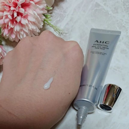 AHC アイクリームのクチコミ「韓国でシリーズ累計1億本※1突破&5年連続売上1位※2の大ヒット
まるでエステ帰りの生き生きと.....」(3枚目)