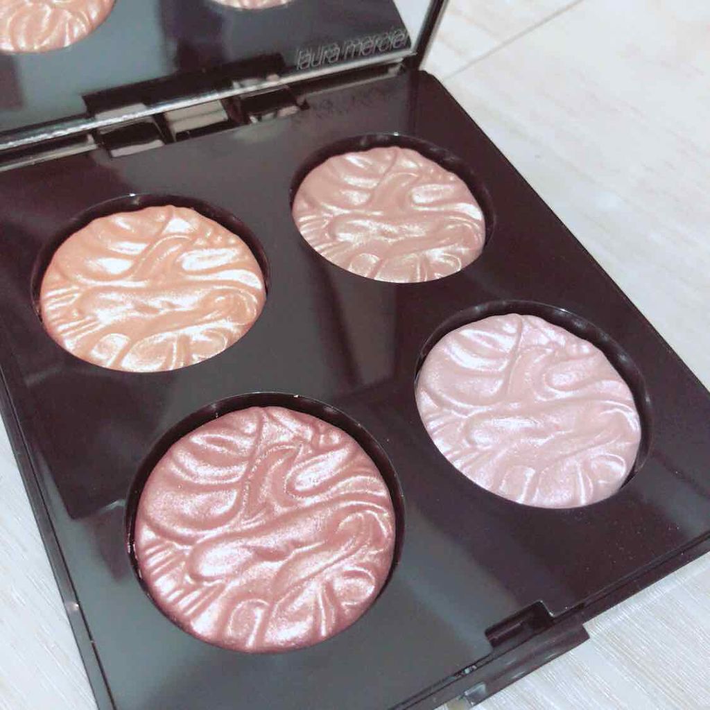 フェイスイルミネーター/ローラ メルシエ/パウダーハイライトを使ったクチコミ(2枚目)