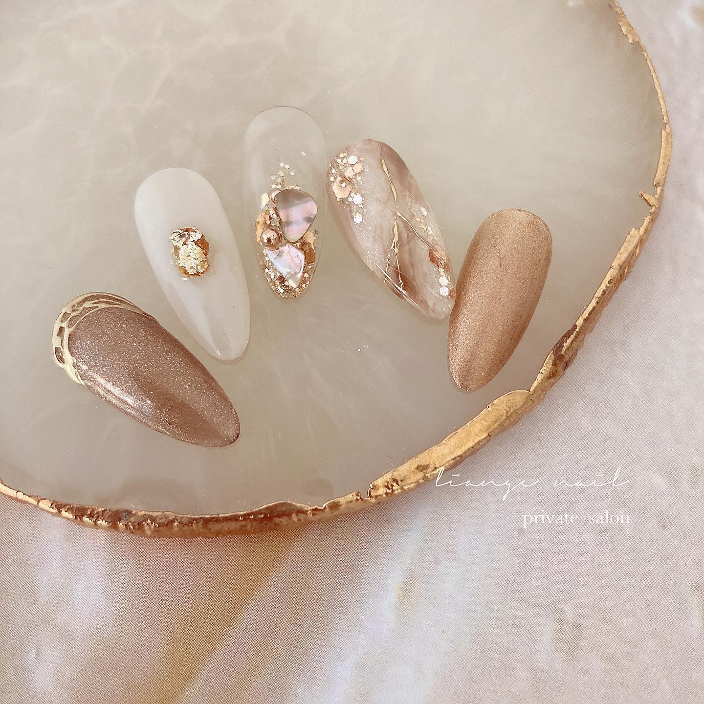 #リアンジェネイル,#柏ネイル,#ネイル,#ニュアンスネイル,#大人ニュアンスネイル,#秋ネイル,#冬ネイル,#シェルネイル,#ミラーネイル,#ブラウンネイル,#天然石ネイルのネイルデザイン