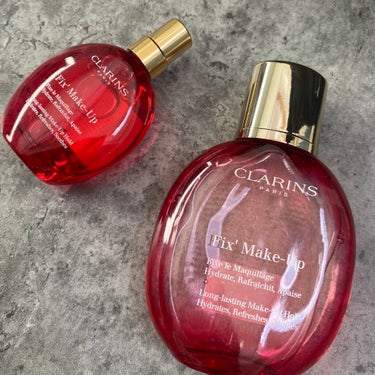 CLARINS
フィックス メイクアップ

15ml限定品
めちゃくちゃ良いです🥺

私はもともと
フィックス メイクアップ大好きで
大きいサイズ持ってたけど

小さいカバンが大好きなので
持ち運びがな