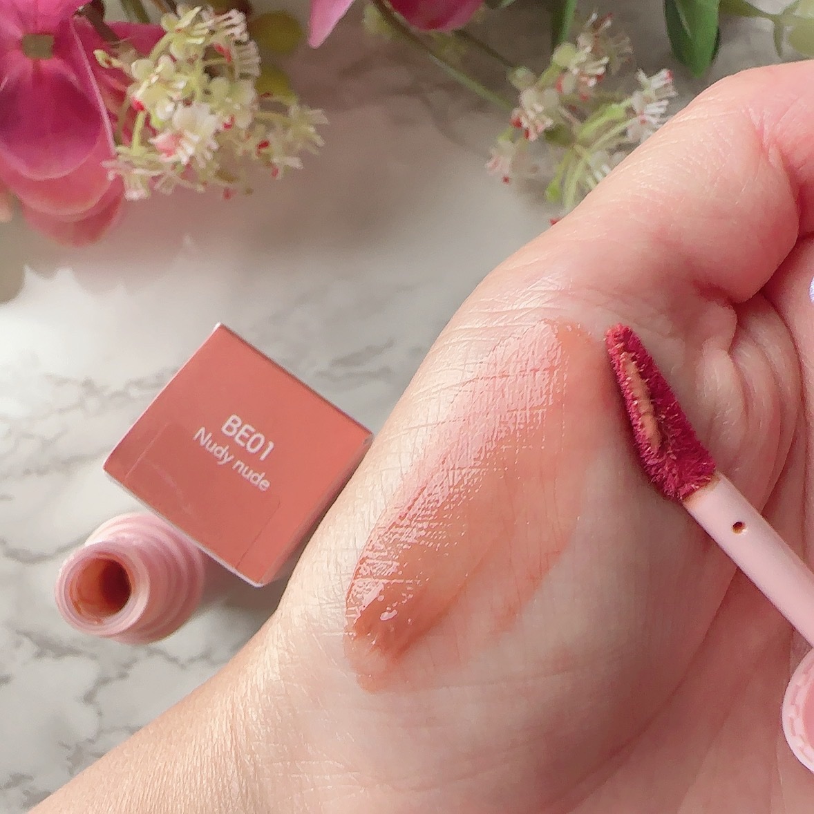 アンドバイロムアンド　グラッシーボムティント/&nd by rom&nd/リップティントを使ったクチコミ（2枚目）