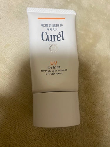 キュレルＵＶカット　ＵＶエッセンスＵＶカット　ＵＶエッセンス

紫外線吸収剤が肌に合わないから、入ってないのを探してて見つけた👀

ちょっと値段は高いけど、荒れることはない🥳

もうちょっと安ければ、、