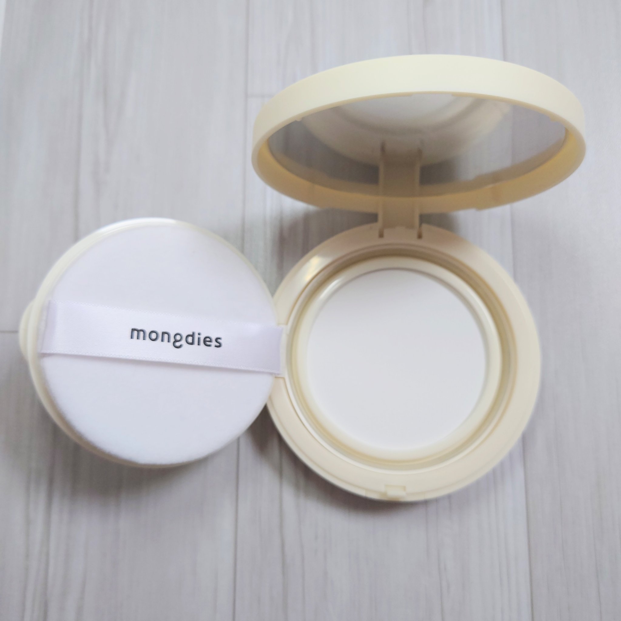 ベビー・パウダーパクト/モンディエス/ボディパウダーを使ったクチコミ（3枚目）