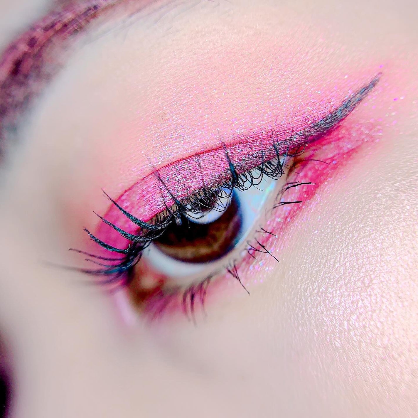 コンパクトアディクション “エターナル イン ピンク”/ADDICTION/アイシャドウパレットを使ったクチコミ(6枚目)