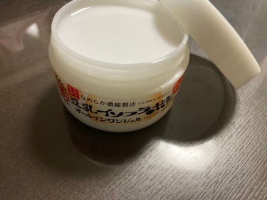 【使った商品】
なめらか本舗
とろんと濃ジェル NC
本体 100g

【商品の特徴】
肌荒れ＆ニキビ予防しながら美白する薬用純白オールインワンジェル
1つで6役（化粧水、美容液、乳液、クリーム、パック