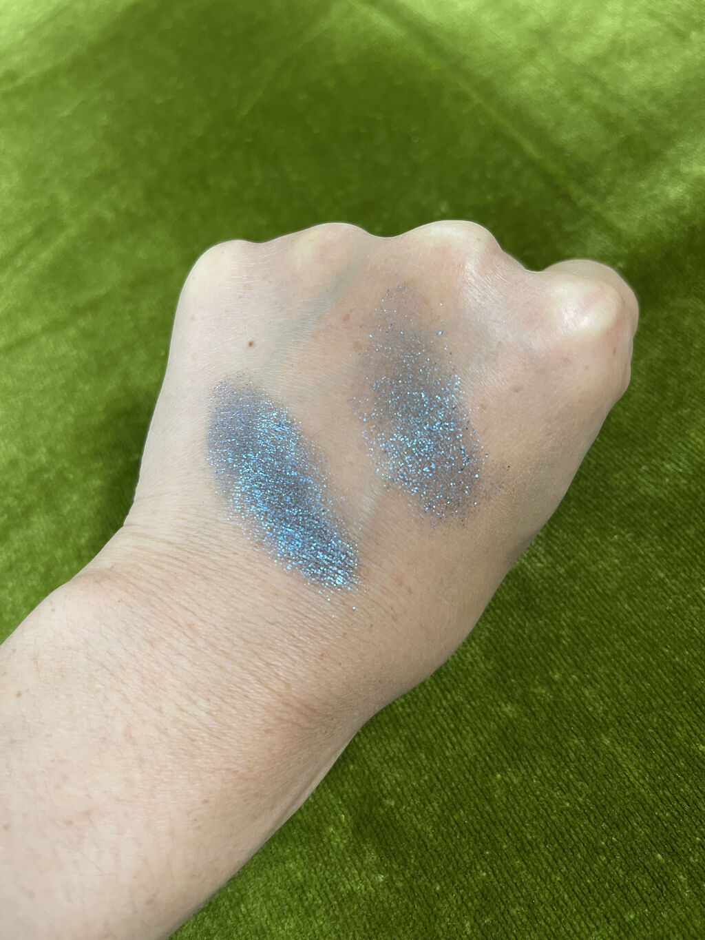 グリッタープライマー/NYX Professional Makeup/化粧下地を使ったクチコミ（2枚目）