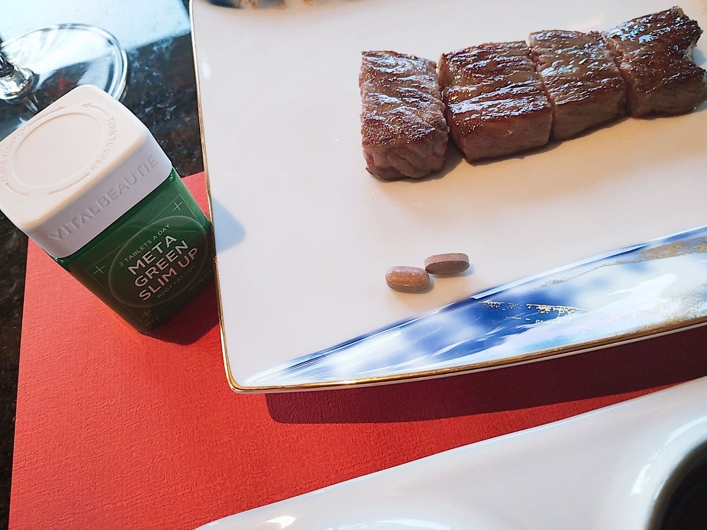 mcgroupakiko on LIPS 「韓国に遊びに行くと免税店で必ず購入するのが【アモーレパシフィッ..」(8枚目)