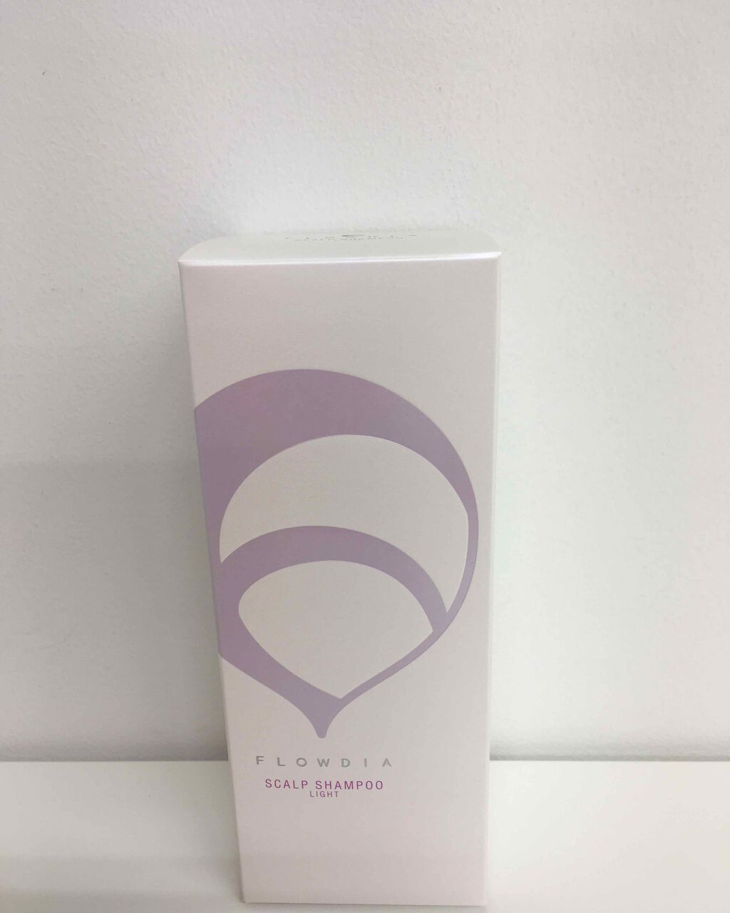 FLOWDIA スキャルプ シャンプー ライトのクチコミ「年齢と共に髪の毛のボリュームがなくなってきて悩んでました。
その時にフローディアのインスタを見.....」（1枚目）