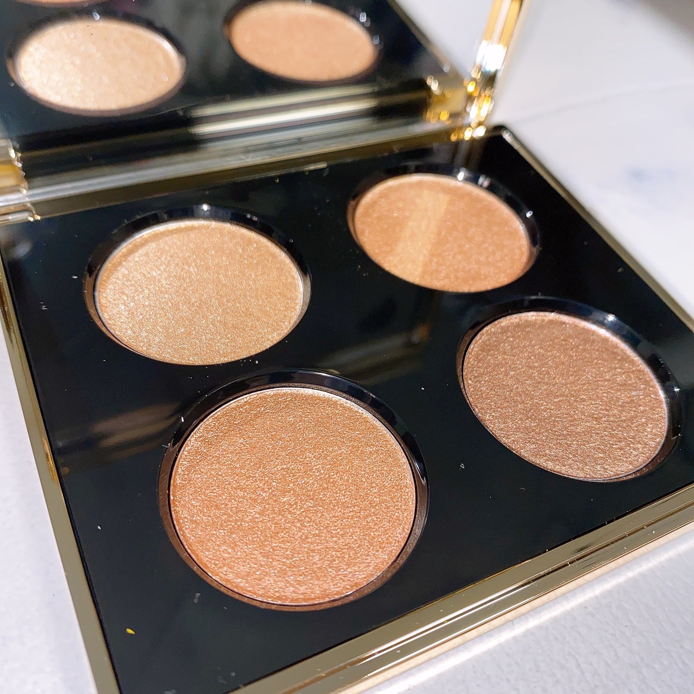 ムーンストラック リュクス アイシャドウ クォード/BOBBI BROWN/アイシャドウパレットを使ったクチコミ(4枚目)