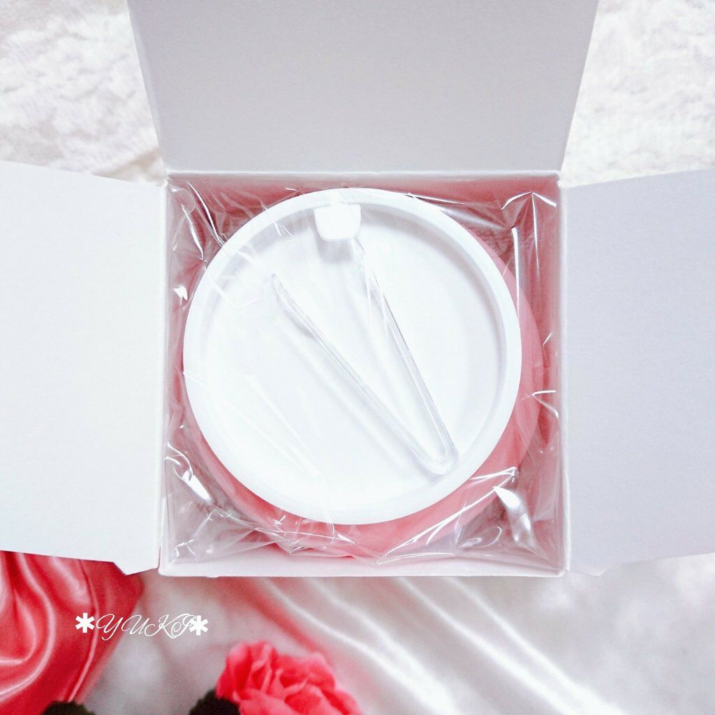 yuki on LIPS 「ピンクのパケがめちゃくちゃ可愛い❤⇒両面が使用出来るパッド⇒た..」(3枚目)