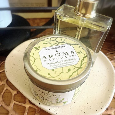 AROMA NATURALS ソイベジピュアキャンドルのクチコミ「少し前にいるアイハーブで購入したキャンドル🧡
香りすごい強いから芳香剤として置いてるけど良い香.....」（2枚目）