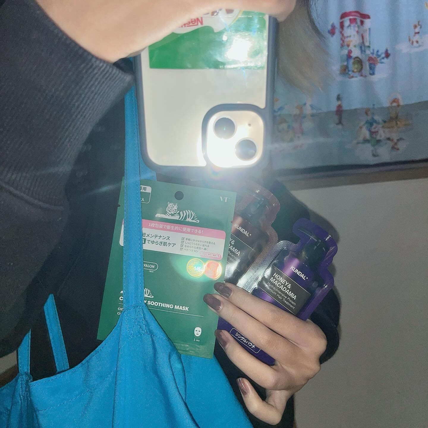 アンドバイロムアンド　グラッシーボムティント BE01 ヌーディーヌード/&nd by rom&nd/リップティントを使ったクチコミ（3枚目）