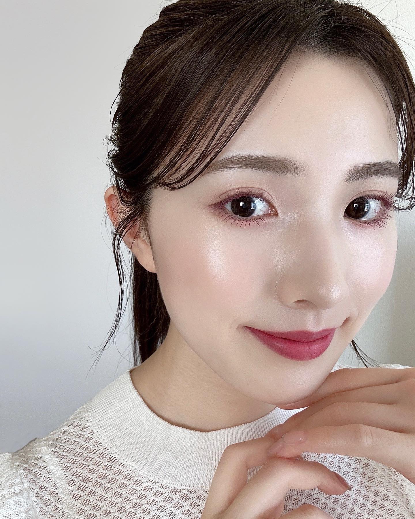 .
.
中顔面短縮メイクに挑戦🔍❤️

✔︎CYQ
マスカラでライナー
02 ローズフランボワーズ
¥1980

クレヨンタイプのライナーと
ウォータープルーフタイプのマスカラの
Wエンド🫧

中顔面を短く見せるために下まつげ、
下まぶ