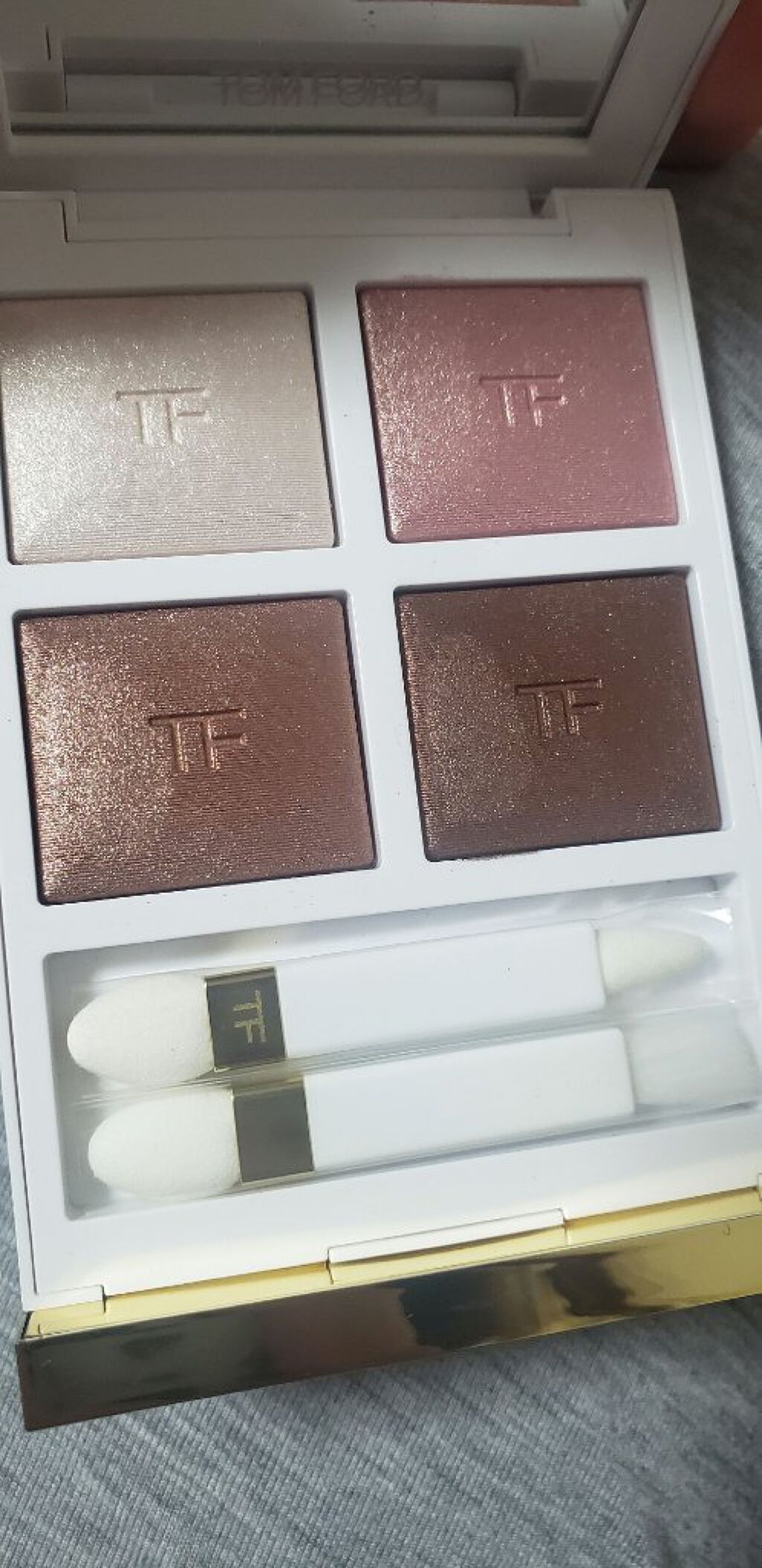 クリスタルホイップス ロングウェアリング シマ—リング アイシャドウ/Too Faced/リキッドアイシャドウを使ったクチコミ（2枚目）