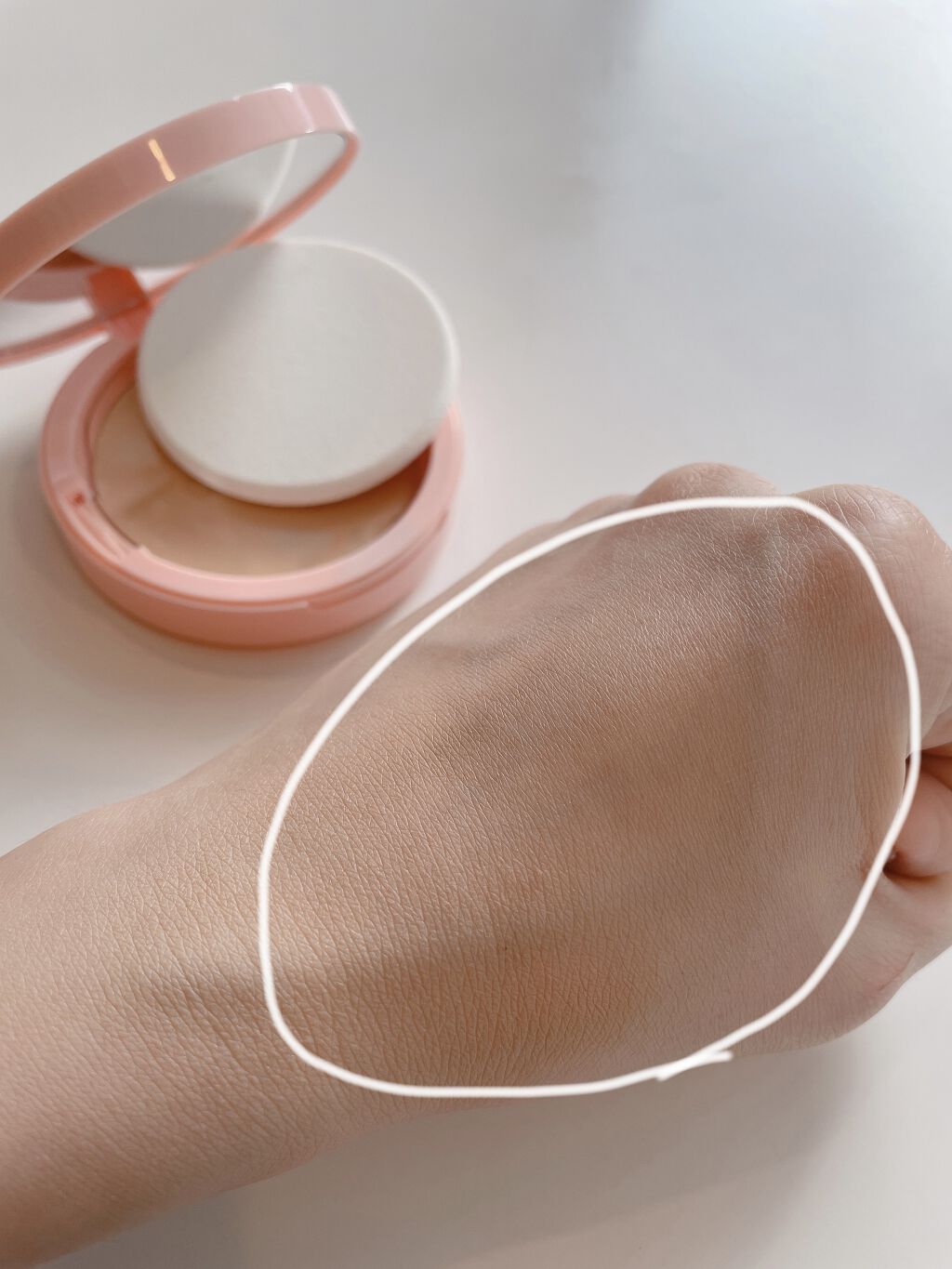 スキンフィットヌードマットパウダーパクト/CathyDoll/プレストパウダーを使ったクチコミ（3枚目）