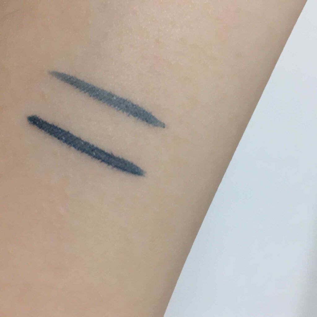 EYE OPENING LINER/UZU BY FLOWFUSHI/リキッドアイライナーを使ったクチコミ（2枚目）