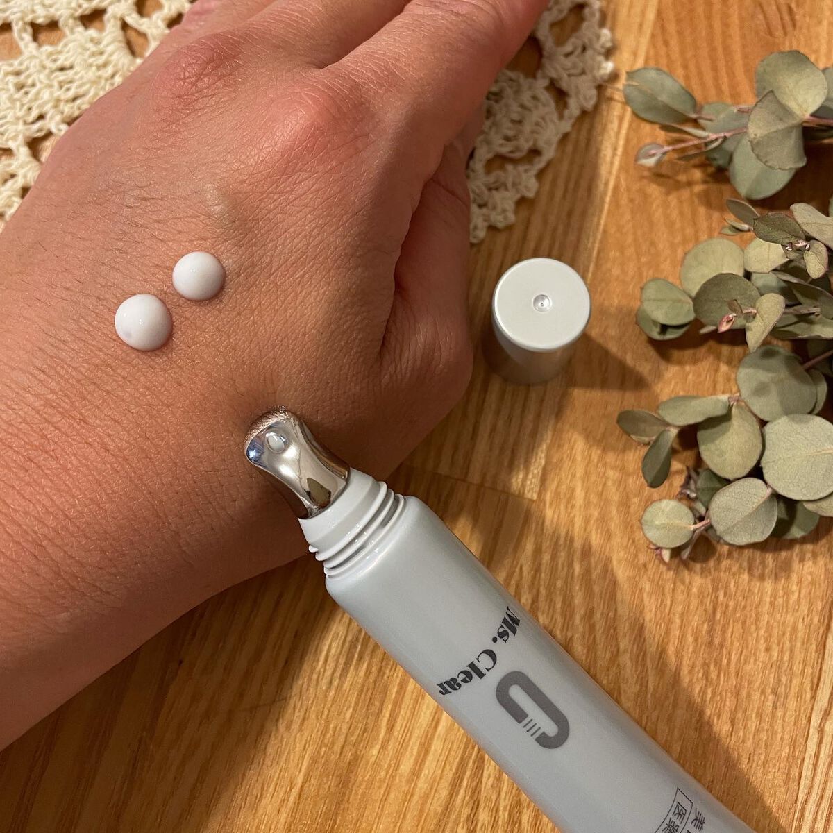 Yoko on LIPS 「《目に疲れが…》寝不足続きで久々にイライラしてしまう私です☁️..」(2枚目)