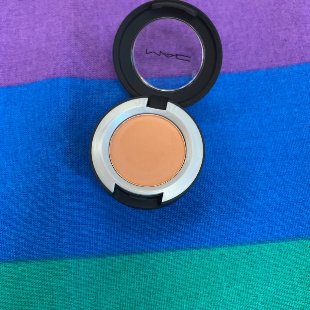 パウダー キス アイシャドウ/M・A・C/単色アイシャドウを使ったクチコミ(2枚目)