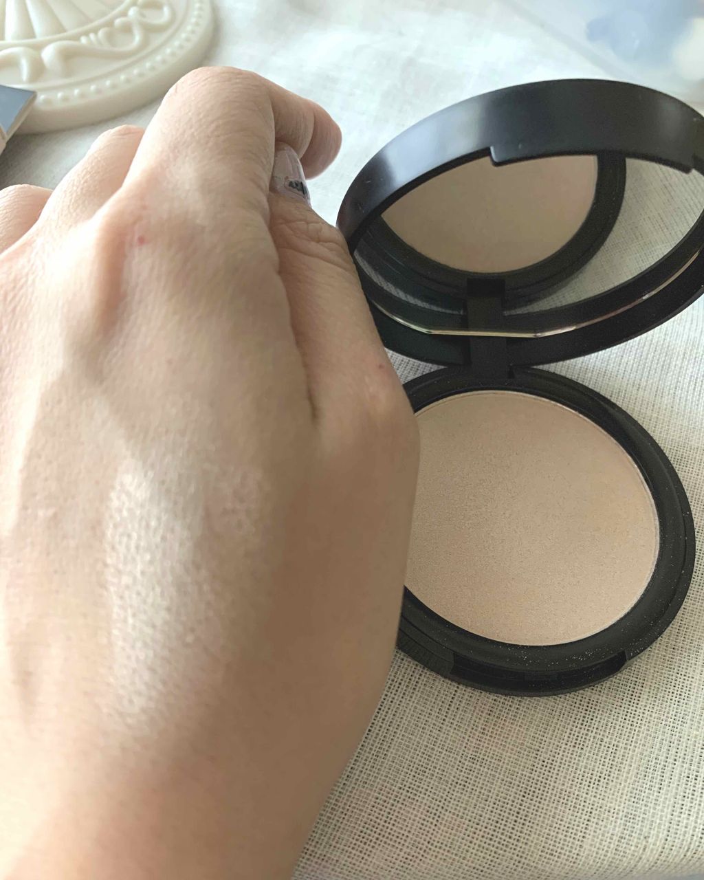 ベイクドハイライター/e.l.f. Cosmetics/パウダーハイライトを使ったクチコミ(2枚目)