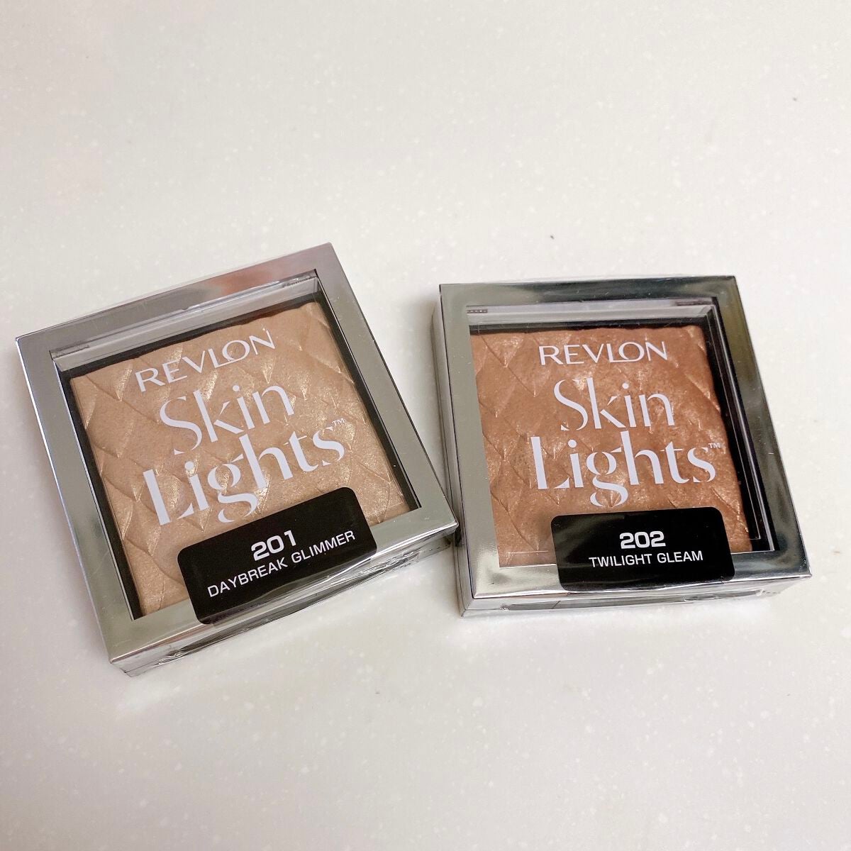スキンライト プリズマティック ハイライター/REVLON/プレストパウダーを使ったクチコミ(4枚目)