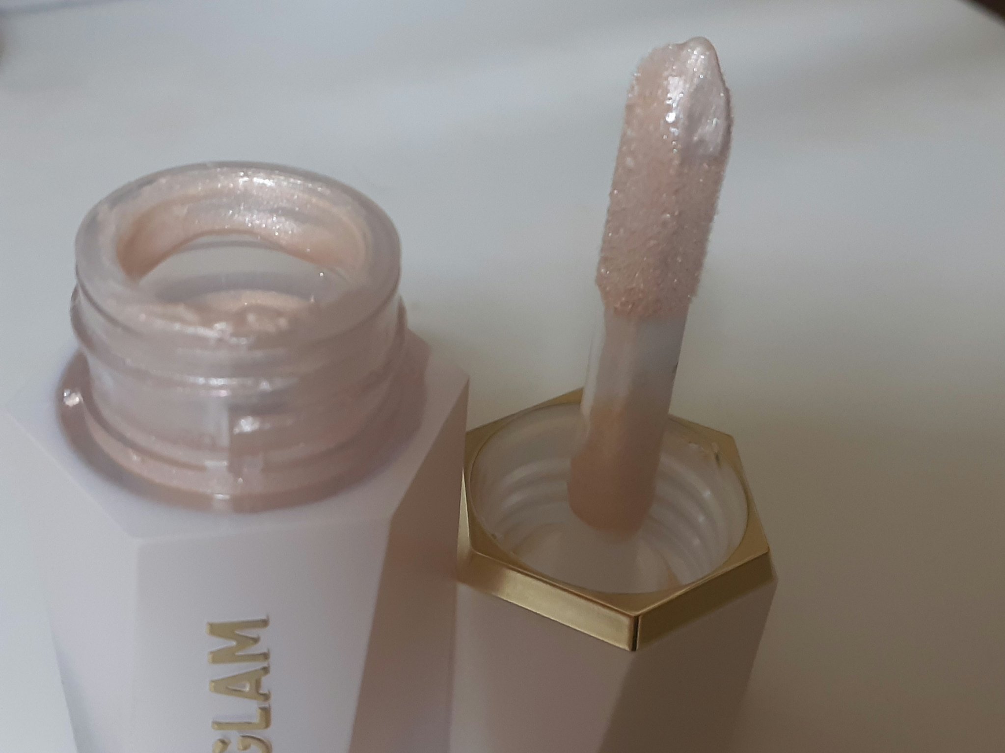 グロウブルーム リキッドハイライター/SHEGLAM/リキッドハイライトを使ったクチコミ（2枚目）