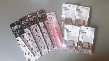 UR GLAM　POWDER EYESHADOW ローズピンク〈オーロラパール〉/U R GLAM/シングルアイシャドウを使ったクチコミ（1枚目）