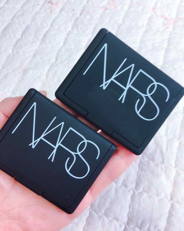 ハイライティングブラッシュパウダー/NARS/プレストパウダーを使ったクチコミ（2枚目）