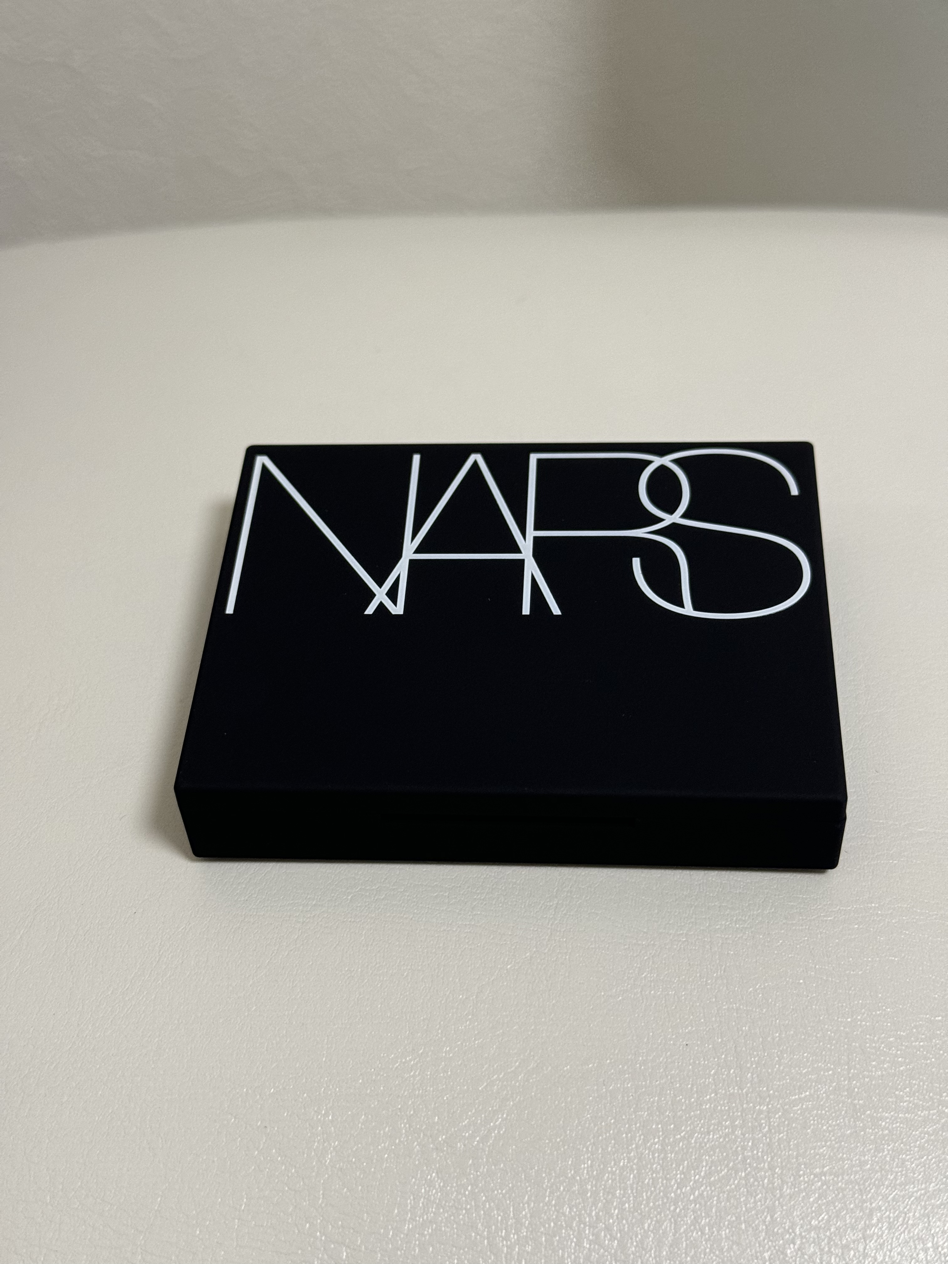 ライトリフレクティング プリズマティックパウダー/NARS/プレストパウダーを使ったクチコミ（2枚目）