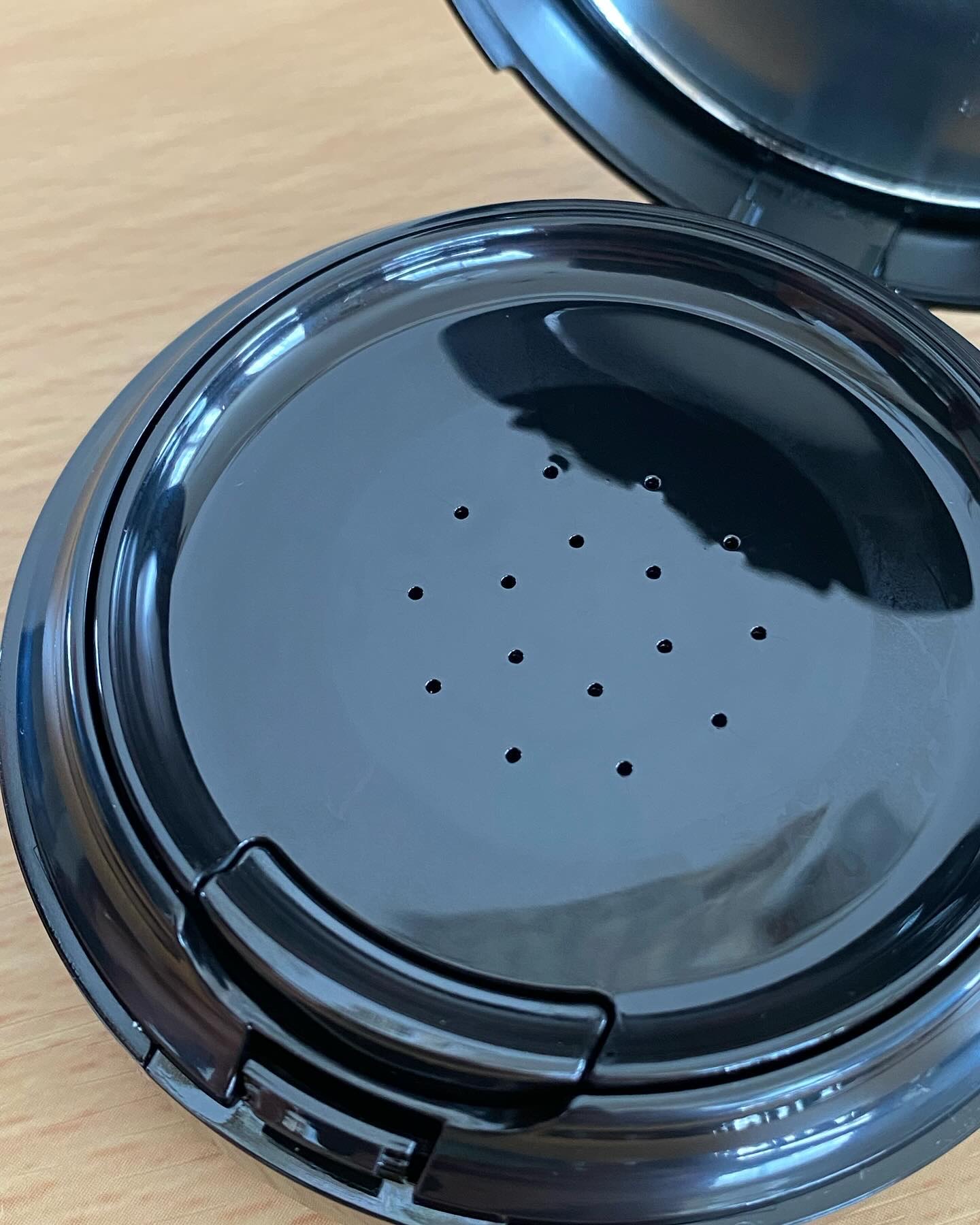 シルキーウェットリクイド 02 自然な肌色 （レフィル(パフ付)）/セフィーヌ/クリーム・エマルジョンファンデーションを使ったクチコミ（2枚目）