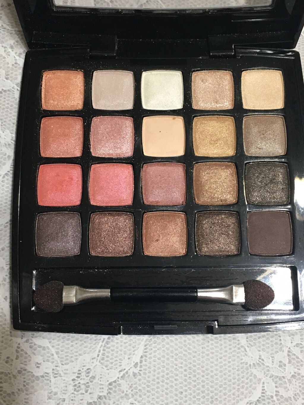 トゥエンティカラーズ/ディアローラ/アイシャドウパレットを使ったクチコミ(2枚目)