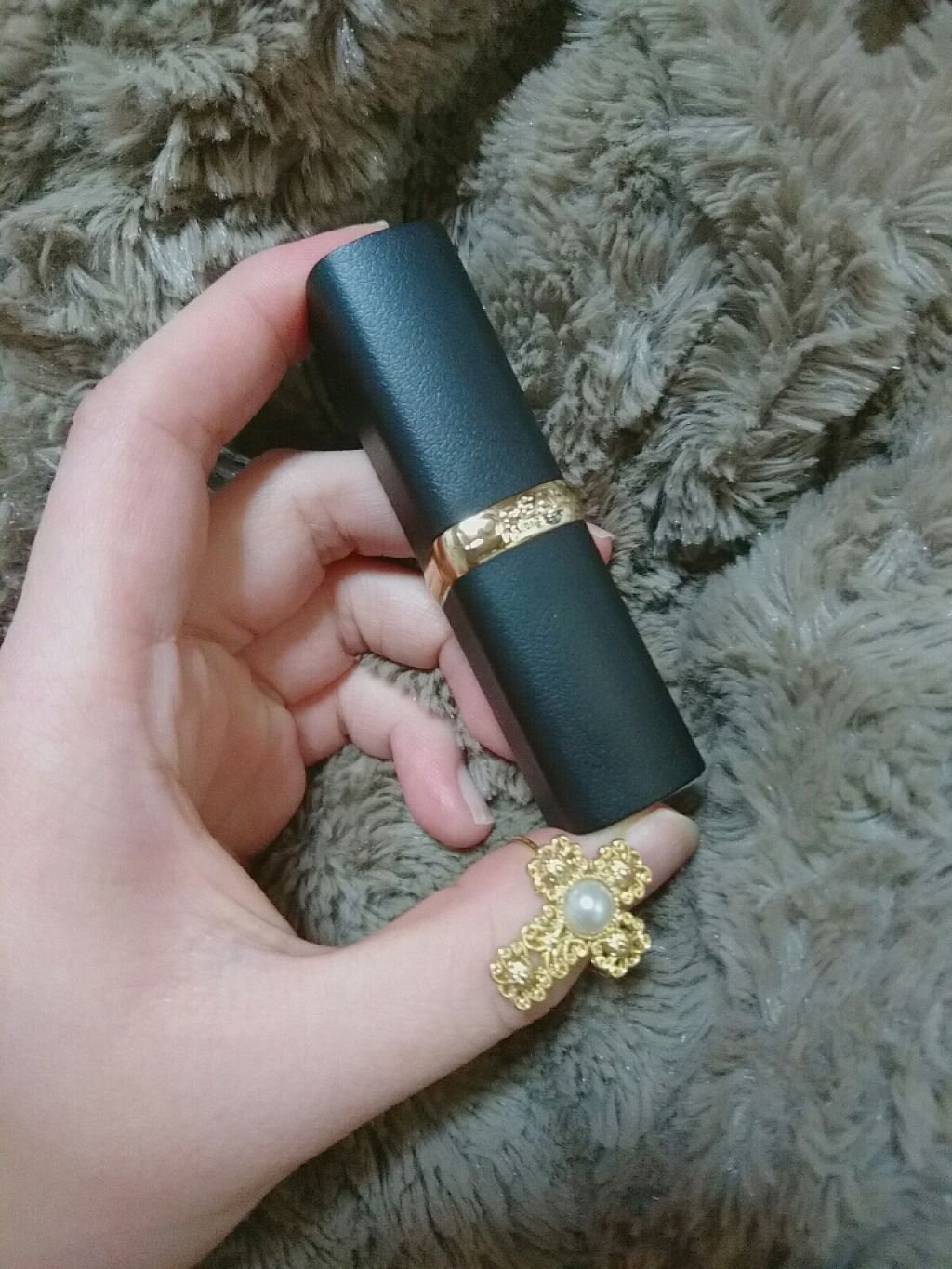 カラーリッシュモイストマットN/ロレアル パリ/口紅を使ったクチコミ(3枚目)