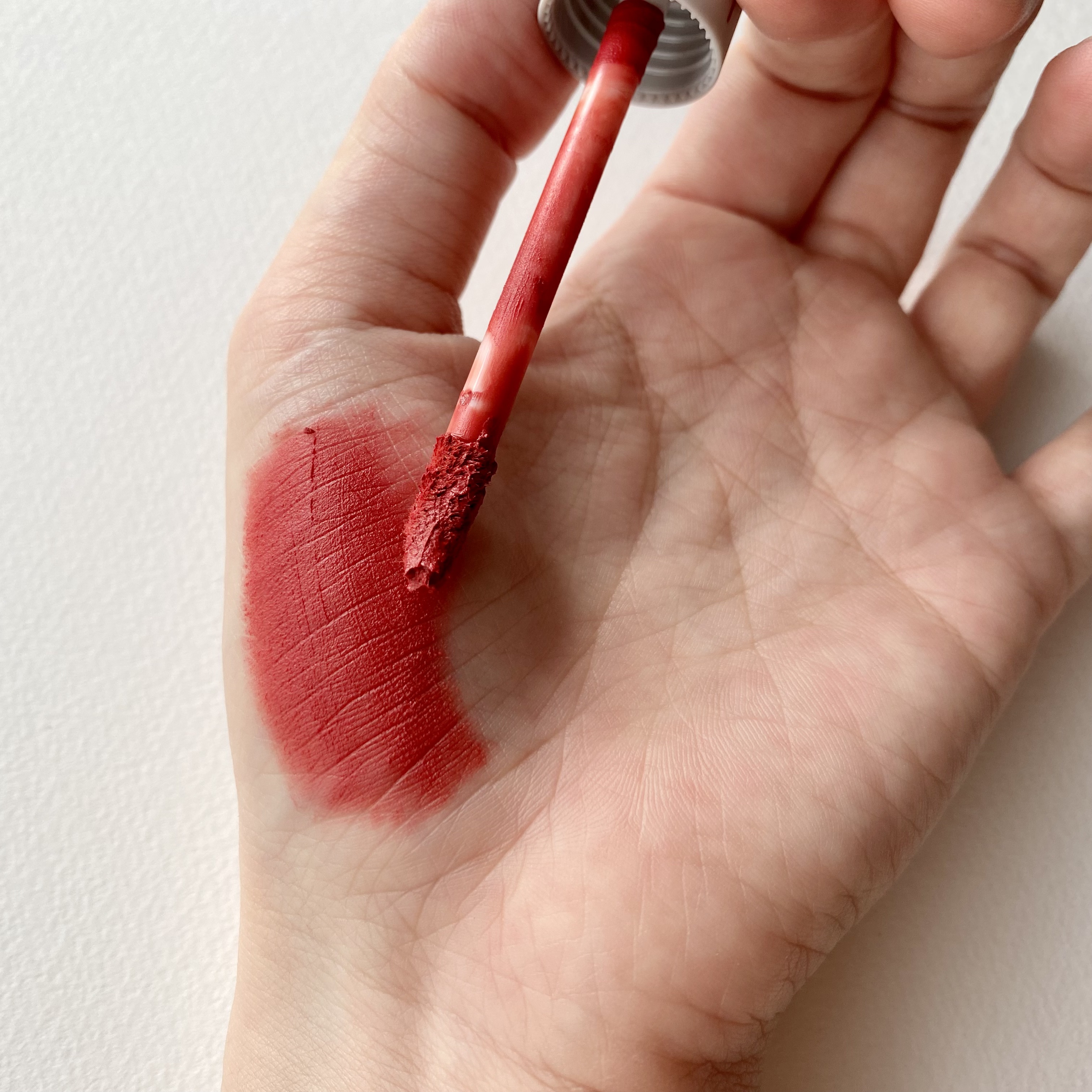 ゼロベルベットティント 02 ジョイフル(JOYFUL)/rom&nd/リップティントを使ったクチコミ（1枚目）