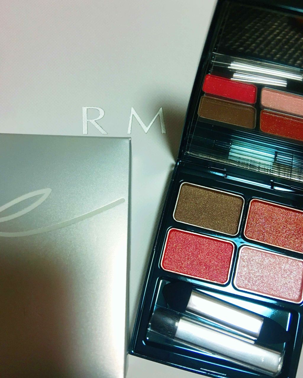 ムーンブルーム カラーリングアイズ/RMK/アイシャドウパレットを使ったクチコミ（1枚目）